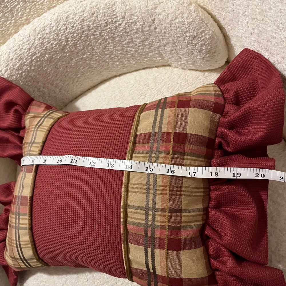 Country-style Plaid Ruffled Decorative Pillow